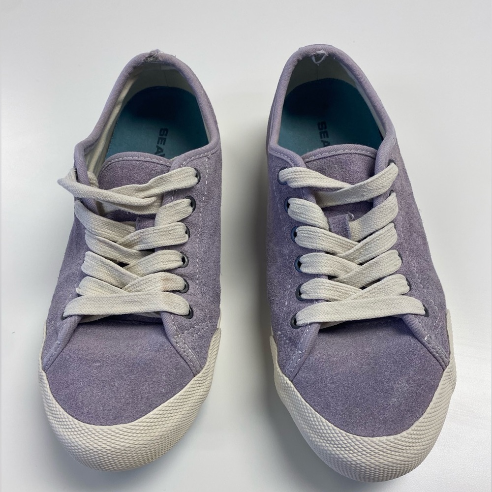 Seavees 7.5 Light Purple Sneaker!